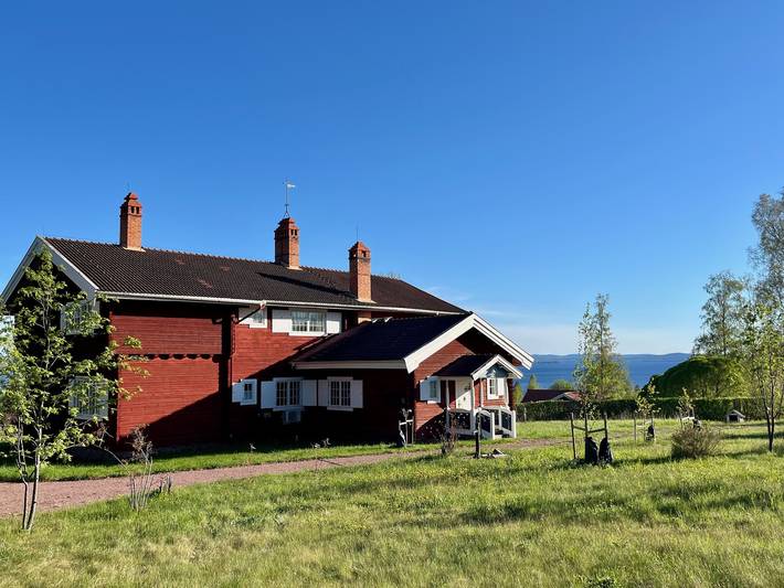 Hus för 9 Personer, med balkong samt bastu och trädgård i Rättvik
