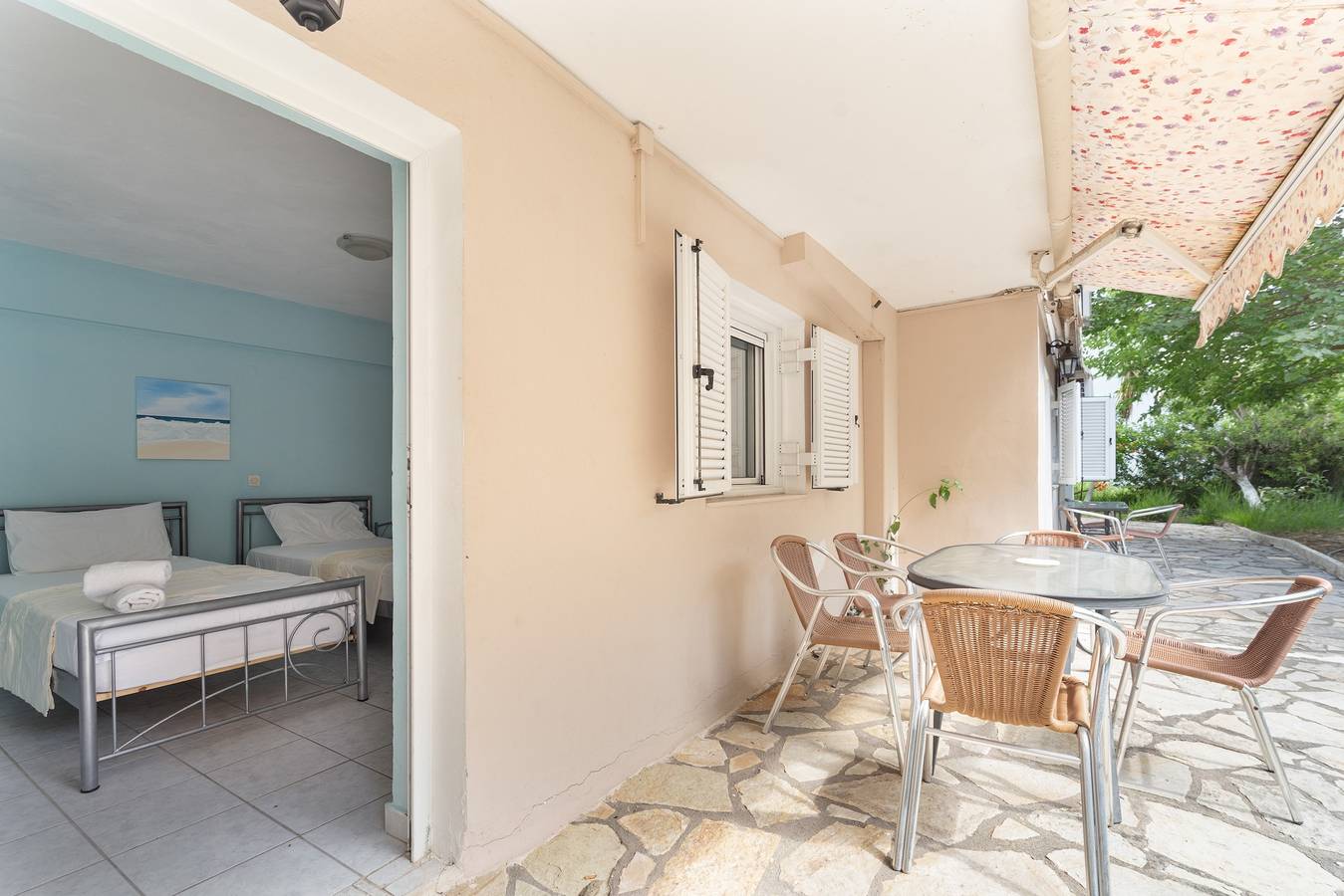 Geheel appartement, Appartement 'Begane Grond 14' met privéterras, draadloos internet en airconditioning in Nikiana, Alexandros
