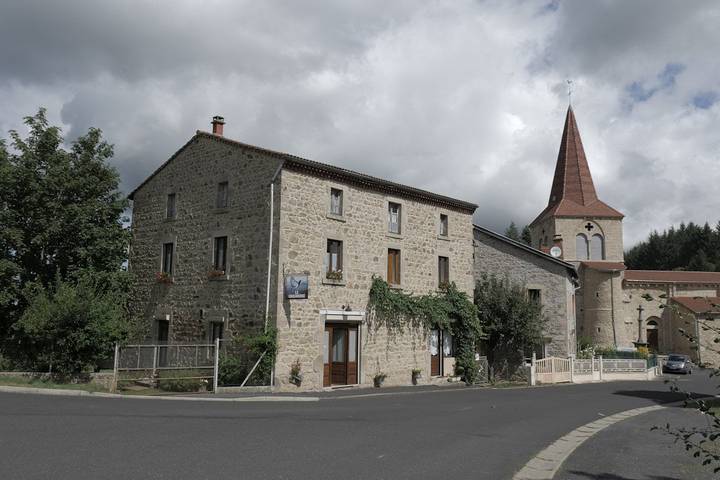 Cottage pour 2 personnes, avec jardin à Saint-Genès-la-Tourette