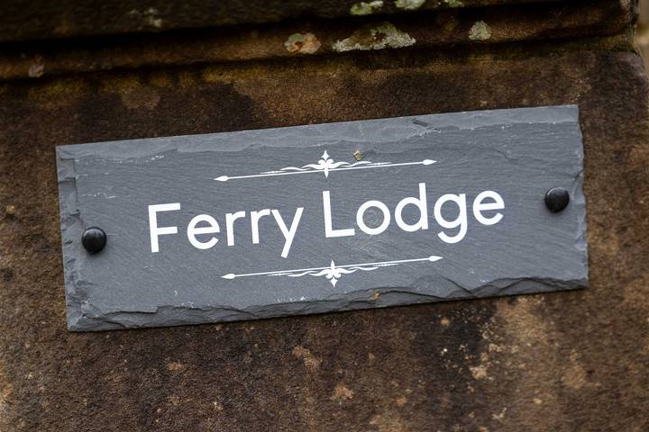 Riverside Retreat with Private Beach in Renfrewshire
