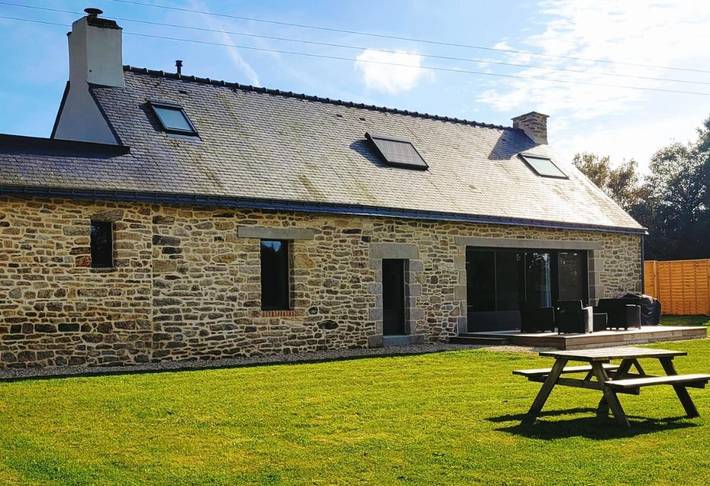 Location de vacances pour 4 personnes, avec jacuzzi ainsi que sauna et jardin à Trédion - 2