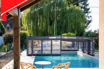 Gîte pour 2 personnes, avec jacuzzi et piscine, animaux acceptés à Nibelle