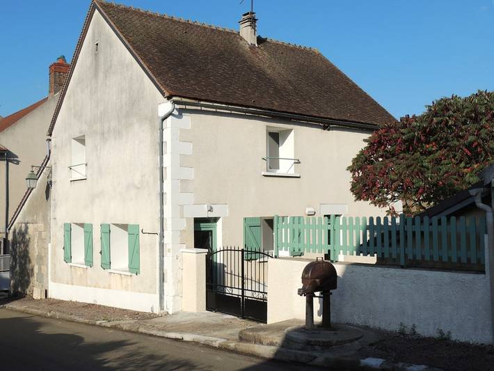 Gîte pour 8 personnes, avec jardin à Druyes-les-Belles-Fontaines