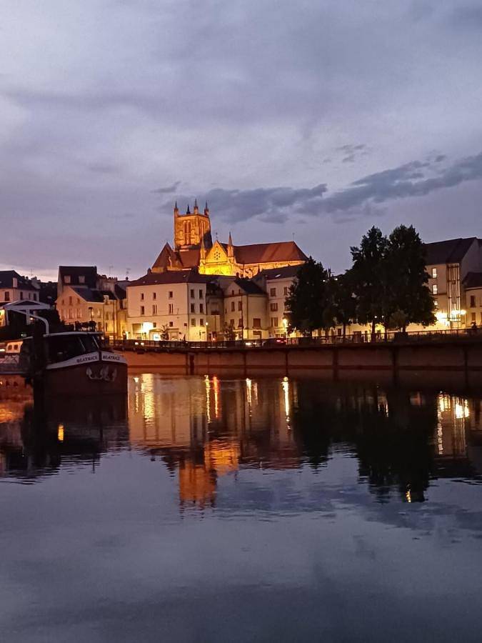 Spicy - Séjour insolite sur la Marne in Meaux, Seine-et-Marne
