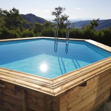 Maison de vacances pour 4 personnes, avec piscine ainsi que jardin et vue en Ardèche