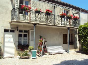 Chambre d’hôte pour 2 personnes, avec piscine et jardin à Chissey-sur-Loue