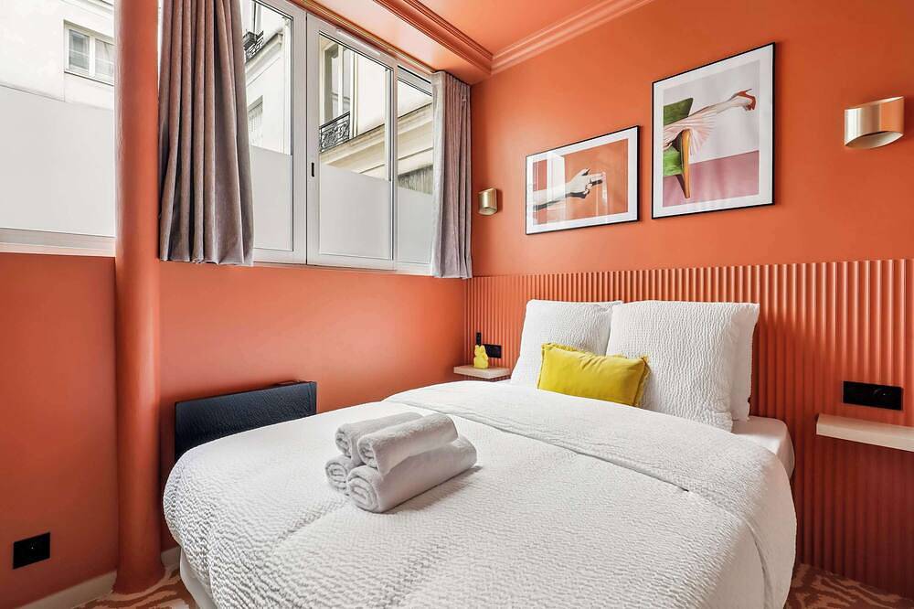 Ganze Wohnung, Stunning flat  2 bedrooms sleeps 6  Canal Saint-Martin in 10e Arrondissement, Paris