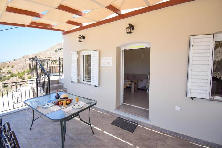 Location de vacances pour 4 personnes, avec vue et jardin dans Panormos - 3