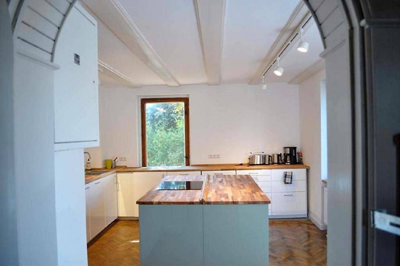 Villa Sophienschlösschen nahe Berlin - Exklusive Zeit zwischen 5 Seen mit großer Küche, gratis Sauna & 3500qm Garten in Marienwerder, Naturpark Barnim