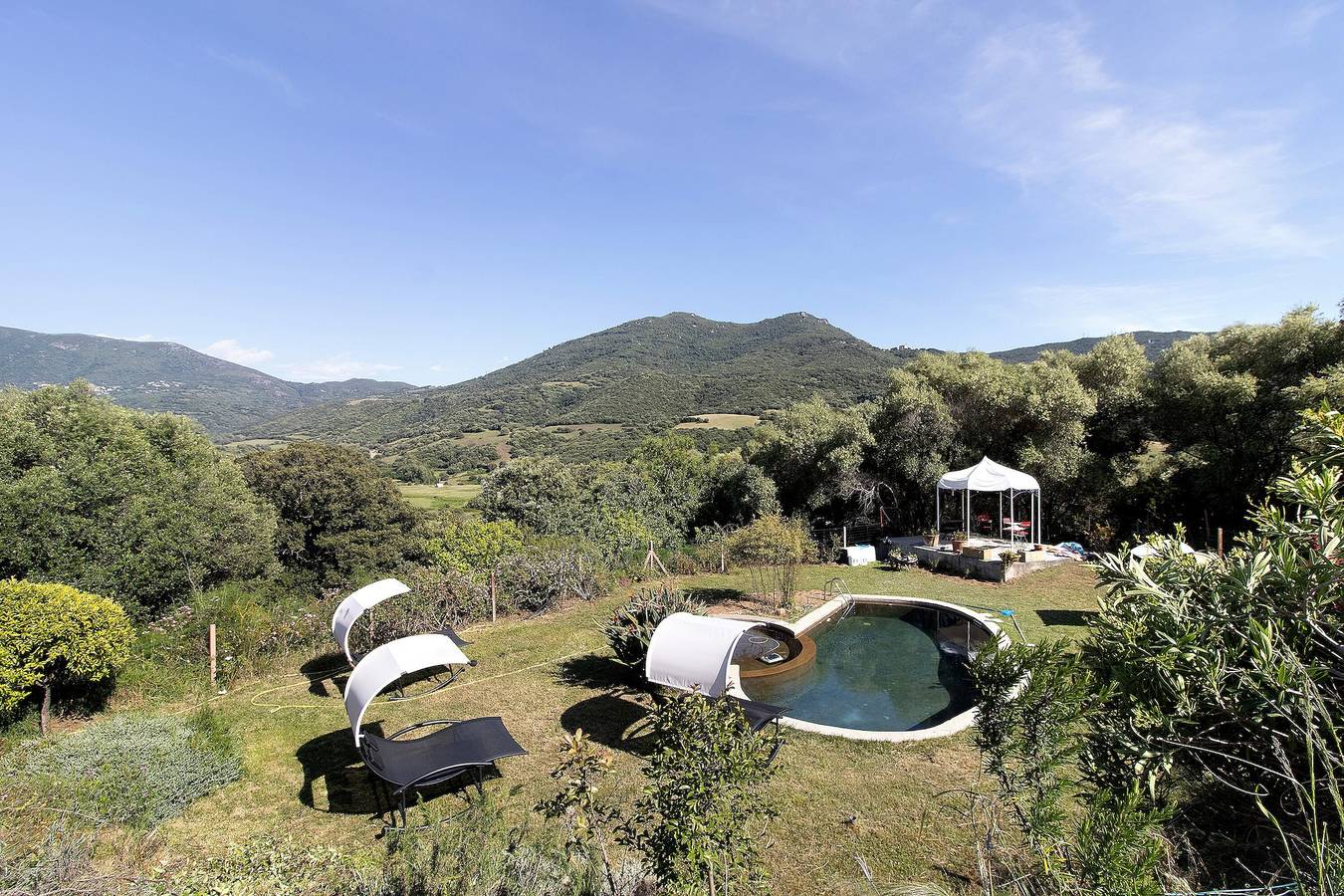 Bed & Breakfast 'Matisse - U Pianarellu' met zeezicht, wifi en airconditioning in Olmeto, Sartène en omgeving