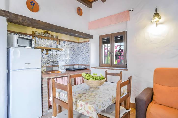 Ganze Wohnung, Apartment 'Castaño' mit Gemeinschaftspool, WLAN und Klimaanlage in Barbate, Costa de la Luz