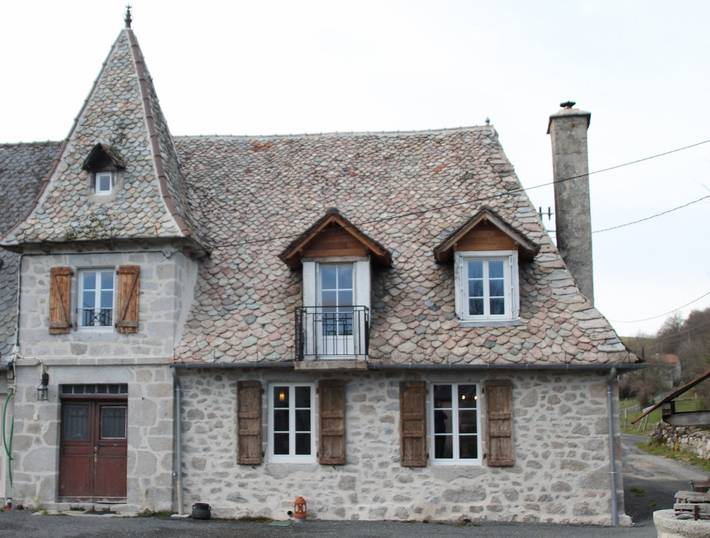Maison de pêcheur pour 6 personnes, avec vue sur le lac et terrasse dans le Cantal - 2