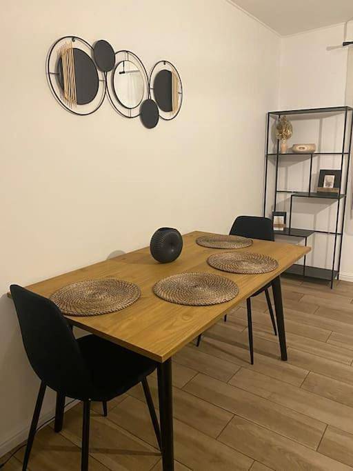 Appartement entier, One-Bedroom Apartment in Saint-Jean-de-Braye, Vallée de la Loire