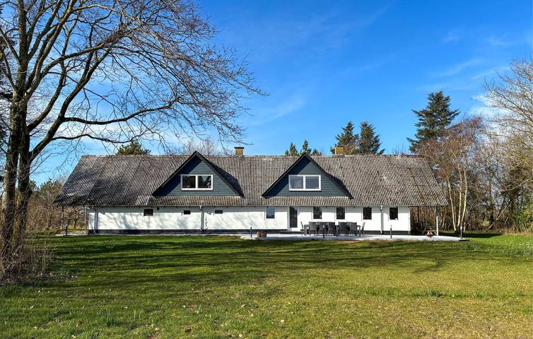 Ferienhaus für 12 Personen, mit Terrasse und Garten