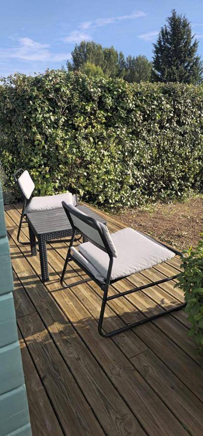 Gîte pour 2 personnes, avec vue ainsi que terrasse et jardin à Le Luc - 3