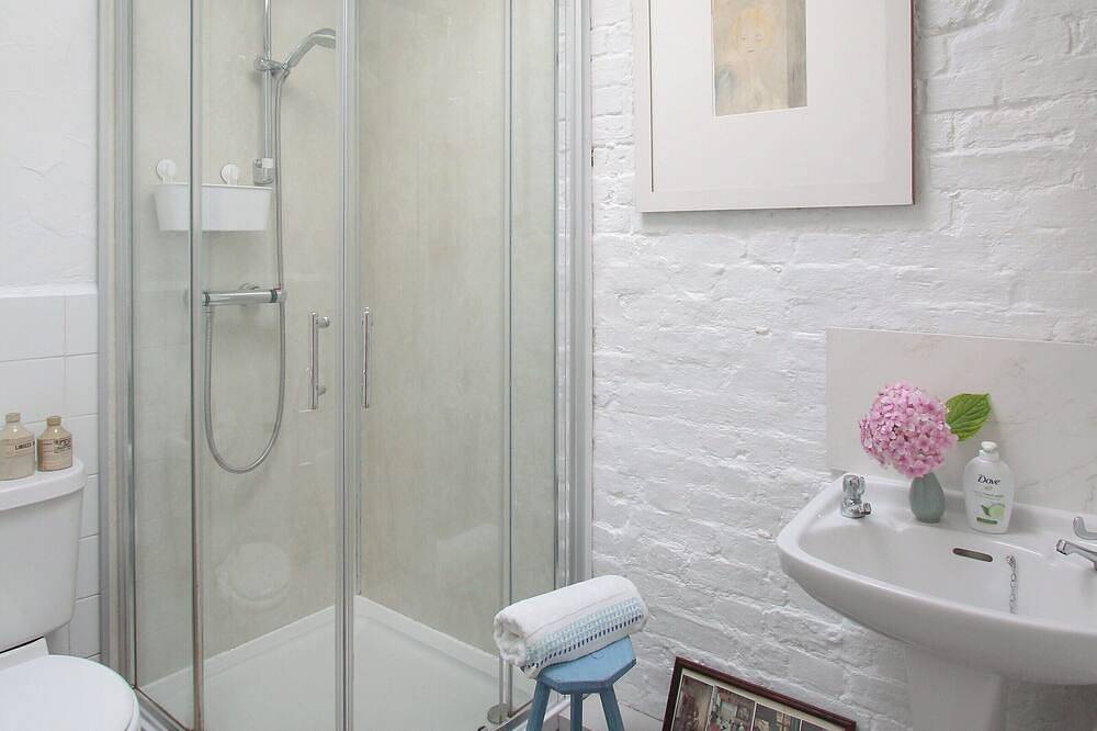 2 bedroom accommodation in Hastings in Hastings, East Sussex
