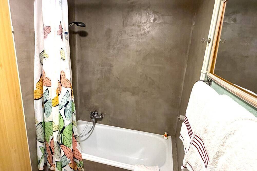 Geheel appartement, Concierge, Lake Thun/Alps Scenic Views by Swisshut in Sigriswil, Meer van Thun