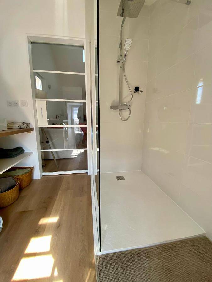 Chambre d’hôte pour 4 personnes, avec piscine et jardin à Saint-Saturnin-lès-Avignon - 4