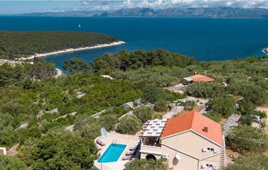 Villa für 8 Personen, mit Garten und Terrasse sowie Sauna auf Korcula
