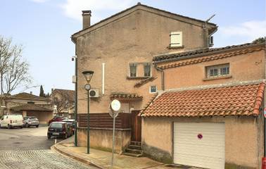 Gîte pour 4 personnes, avec terrasse à Vedène