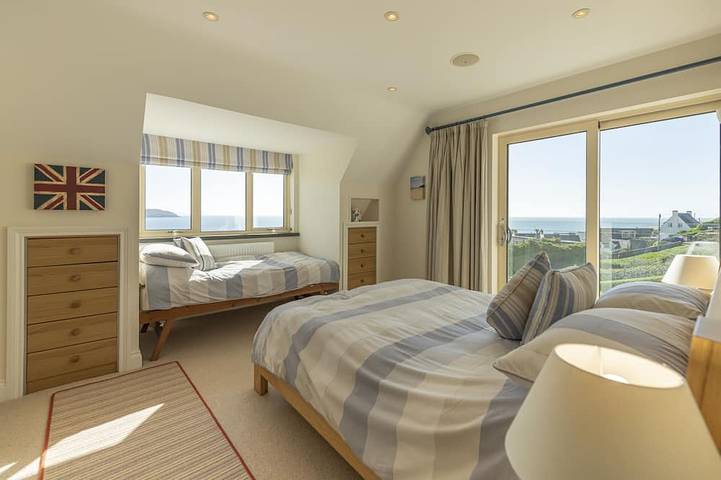 Profitez d'une vue imprenable sur la mer depuis une maison de vacances côtière contemporaine indépendante in Woolacombe, Devon