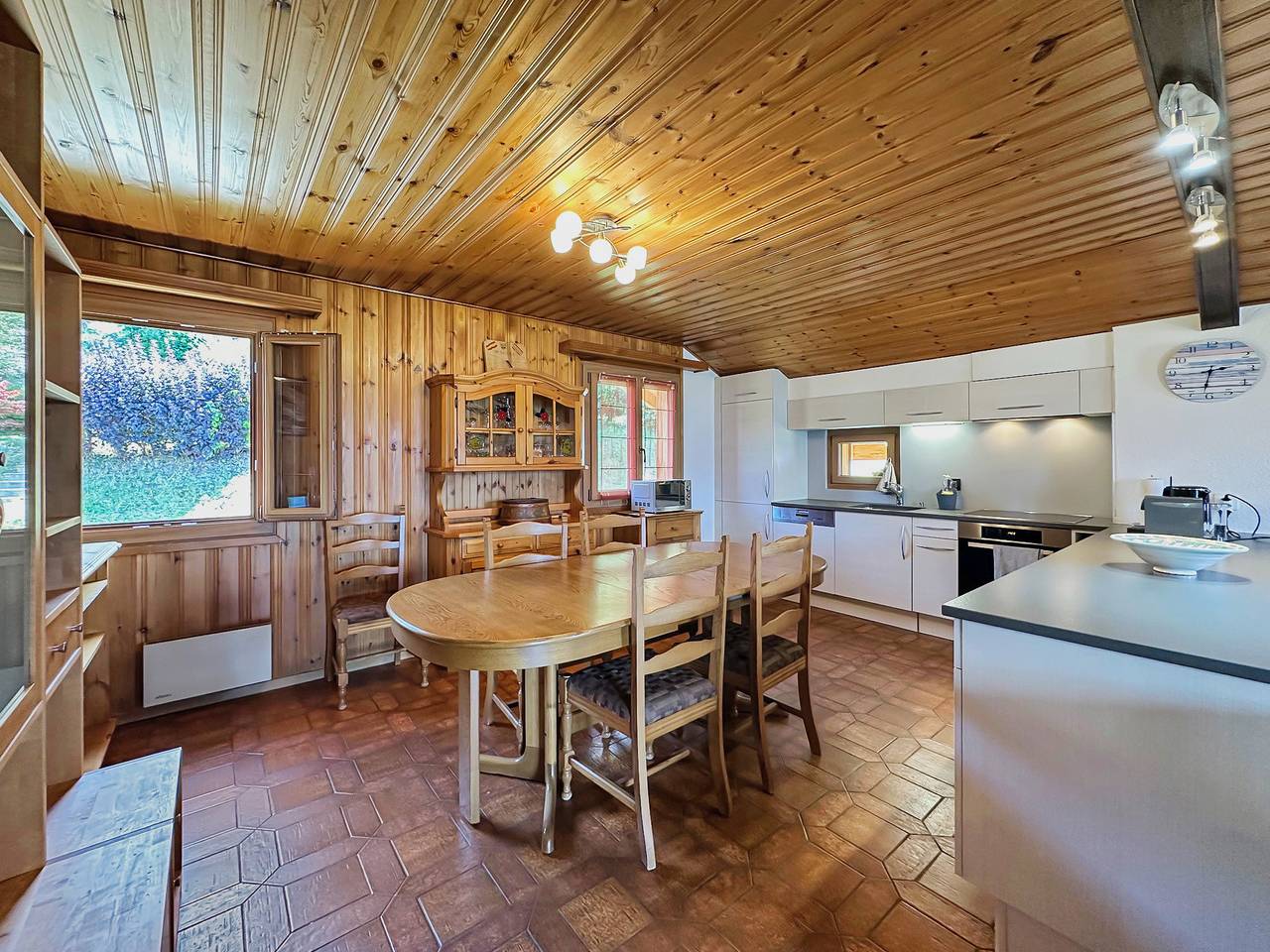 Ganze Wohnung, Bear Ridge Retreat - 8mns to slopes - Swiss Alps in Les Agettes, Walliser Alpen