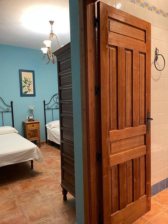 Casa rural para 16 personas, con jardín además de piscina y jacuzzi en Provincia de Cuenca - 4