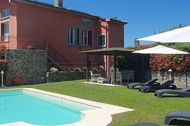 Ferienhaus für 4 Personen, mit Garten und Pool, mit Haustier
