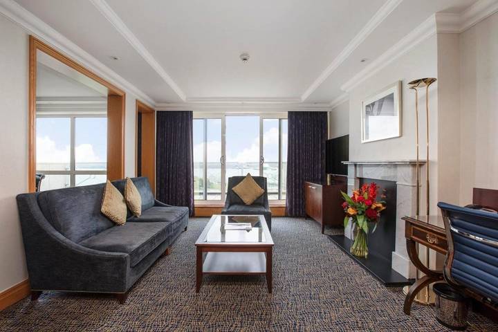 Hôtel pour 10 personnes, avec terrasse et jacuzzi ainsi que sauna et jardin à Southampton - 2