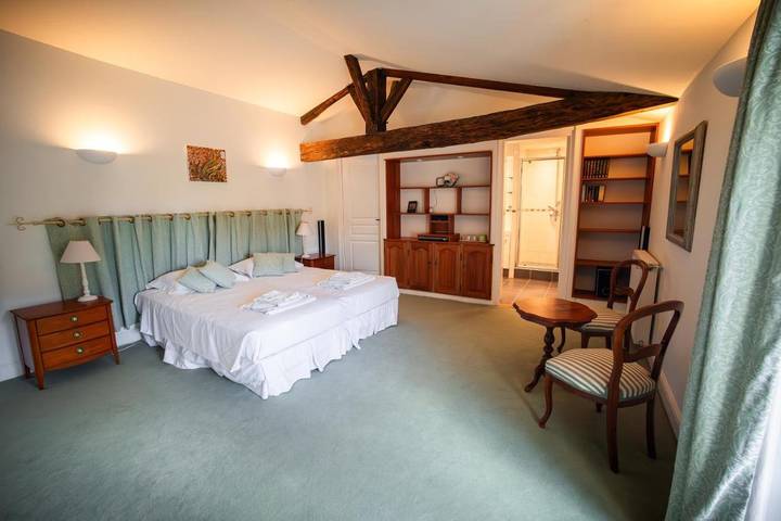 Chambre d’hôte pour 27 personnes, avec piscine et jardin en Charente - 4
