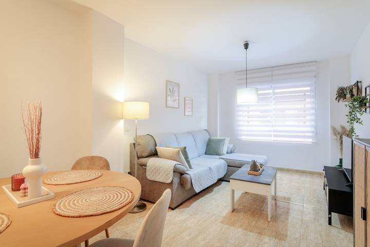 Entire apartment, Apartment 'En El Corazón Alicantino' with Balcony and Wi-Fi in El Barrio, Alicante