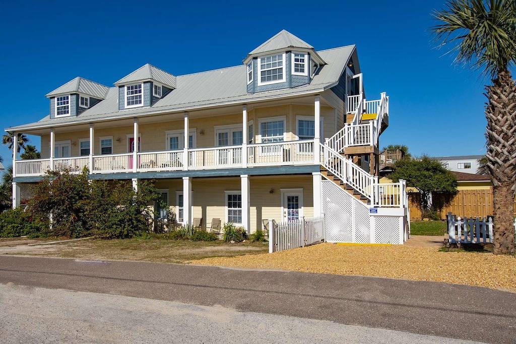 Ganze Wohnung, Beachcomber Penthouse in Vilano - Luxuriöser Rückzugsort mit Meerblick vom King-Size-Bett, kostenlose Attraktionen in Vilano Beach, St. Johns County