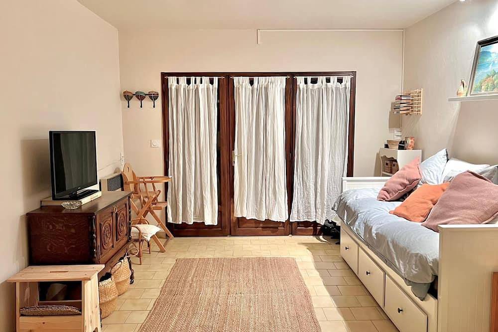 Ganze Wohnung, Magnificent studio terrasse overlooking lake esparron 4 pers. in Esparron-de-Verdon, Regionaler Naturpark Verdon