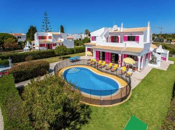 Casa rural para 9 personas, con vistas al mar además de piscina y jardín en Armação de Pêra (costa)