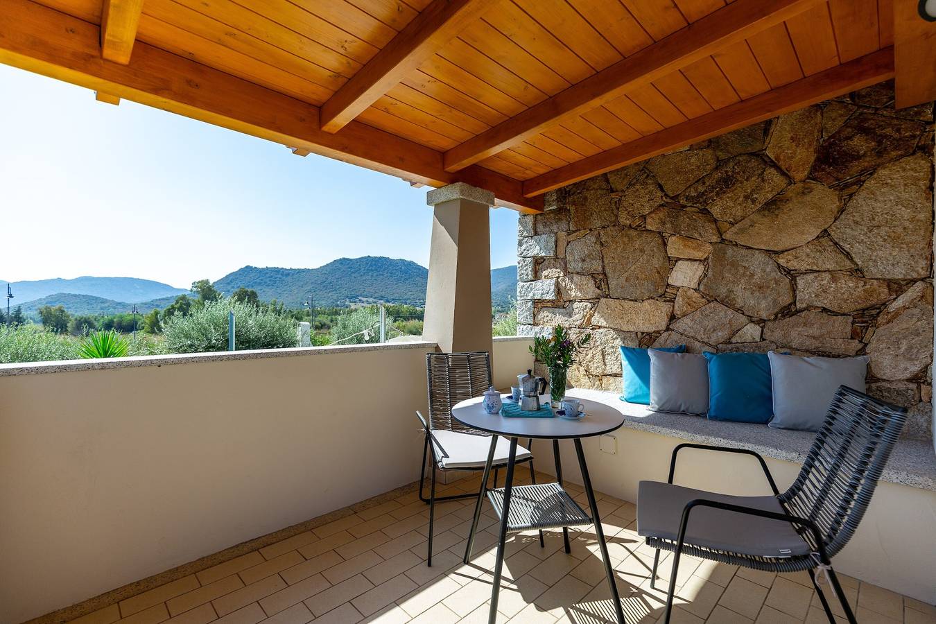 Villa Lory: Vista Montagna, Piscina Privata e Wi-Fi in Genna Spina, Castiadas