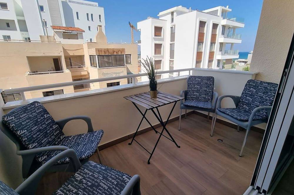 Apartamento entero, Sea View Apt - 2 min walk to the Beach + 200Mbit in Lárnaca, Distrito de Larnaca
