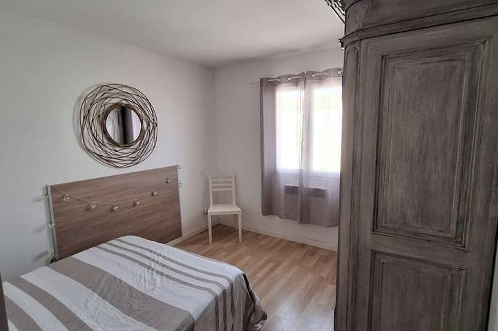 Sympathique Maison Mitoyenne, Quartier Calme Dans Village de Montpezat in Montpezat (Languedoc-Roussillon), Nimes region