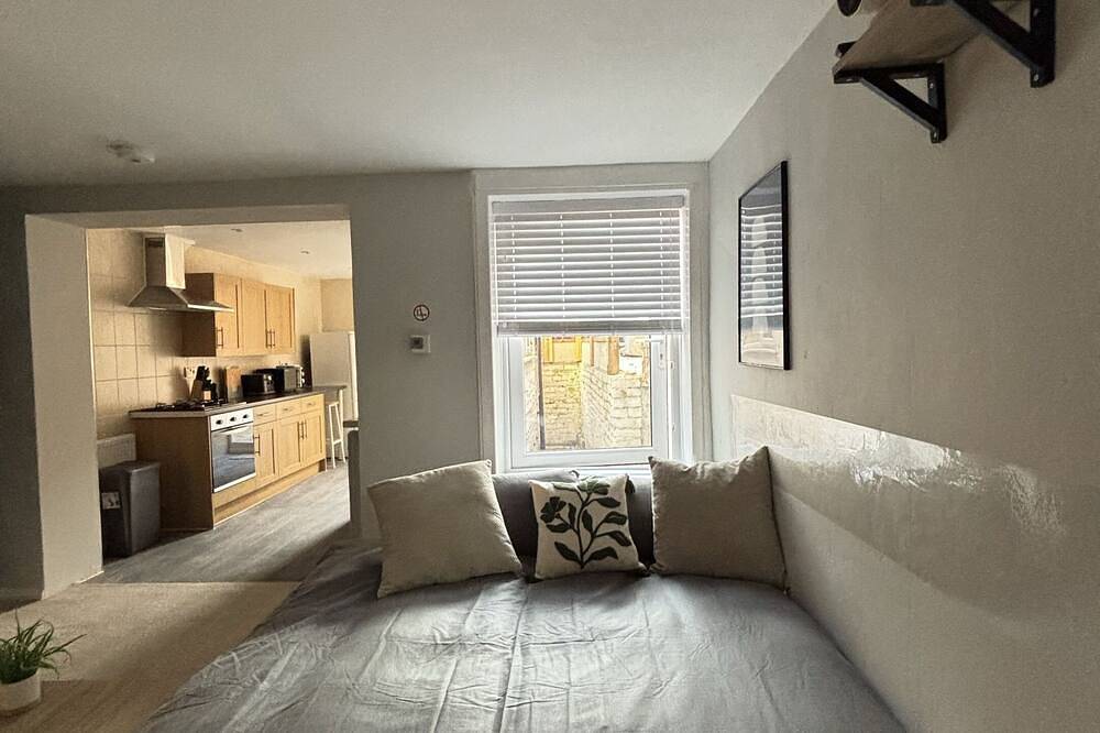 Ganze Wohnung, Apartment-Eigenes Badezimmer-Gartenblick in Botany Bay, Kent