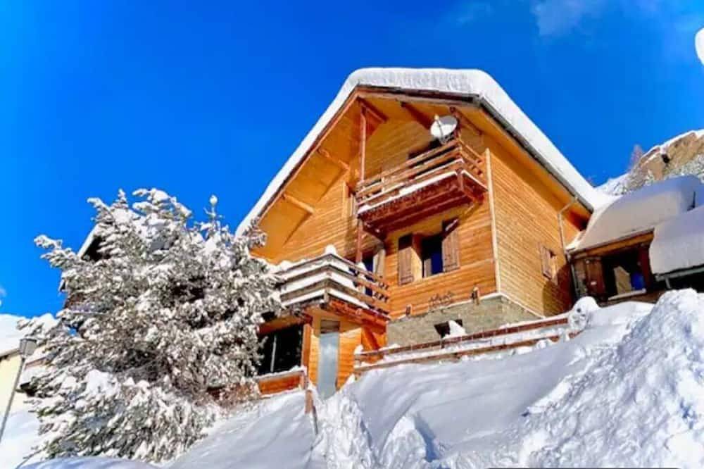 Grand chalet accueillant avec jaccuzzi - Queyras in Molines-en-Queyras, Queyras