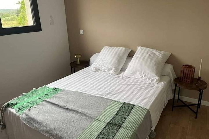 Location de vacances pour 8 personnes, avec terrasse et jardin à Clarensac - 2