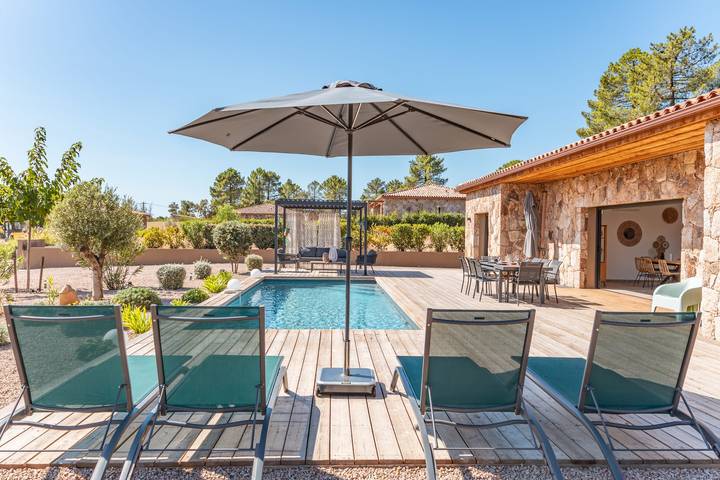 Villa pour 8 personnes, avec piscine et terrasse, adapté aux familles à Lecci - 4