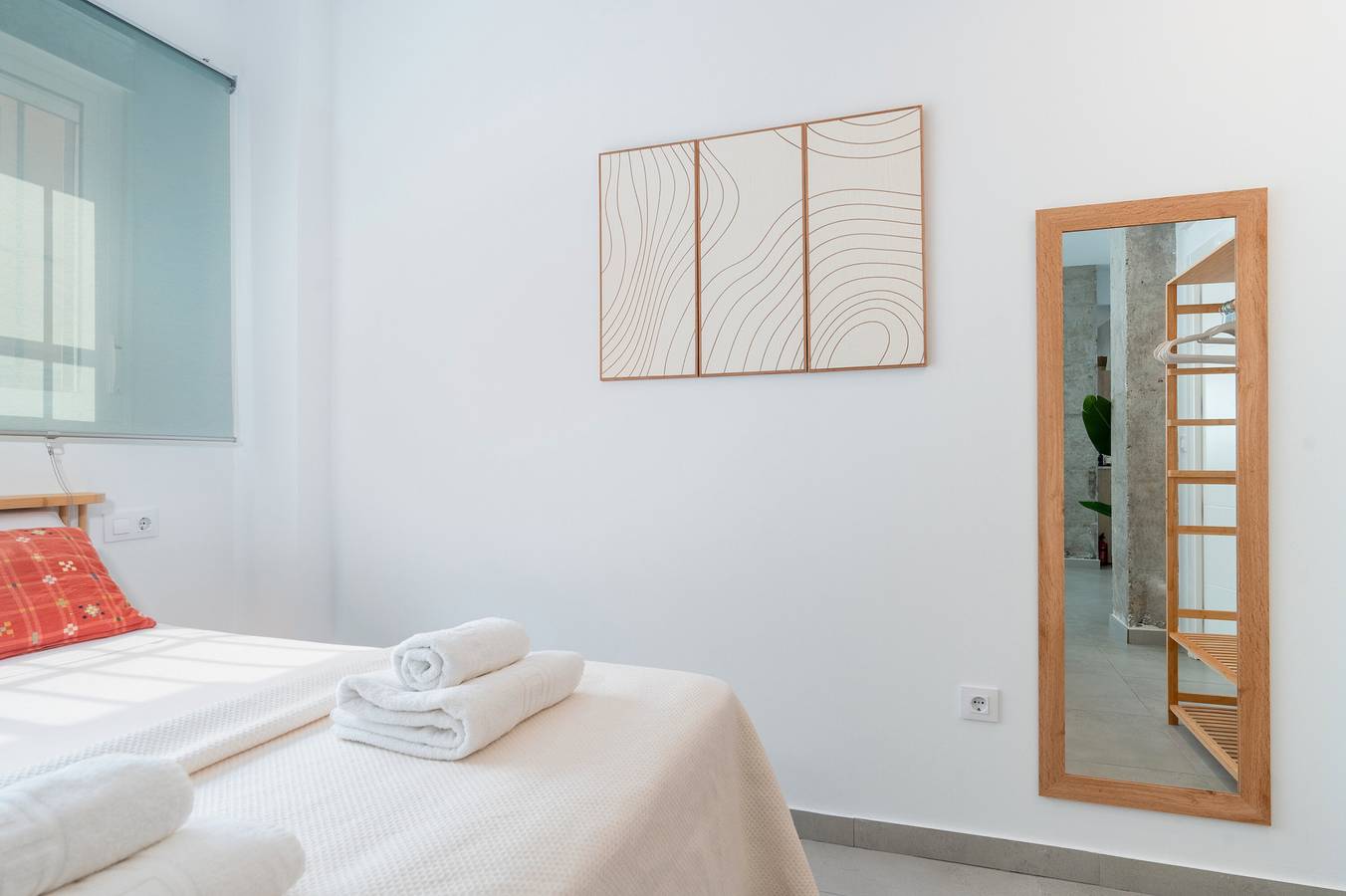 Apartamento entero, Apartamento 'Nuevo Estudio Junto A Sta Justa 1' con Wi-Fi y Aire Acondicionado in San Pablo-Santa Justa, Sevilla