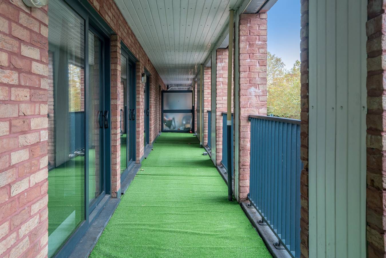 Entire vacation apartment, 3 Bed- Full Balcony - Closetoo2 & Excel in Newham, London