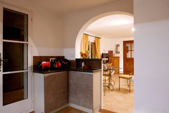 Location de vacances pour 4 personnes, avec piscine ainsi que balcon et vue, adapté aux familles dans Golf Bluegreen Sainte-Maxime - 4