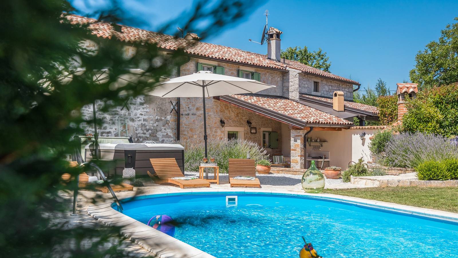 Casa vacanza a Prhati a partire da 350€ a notte