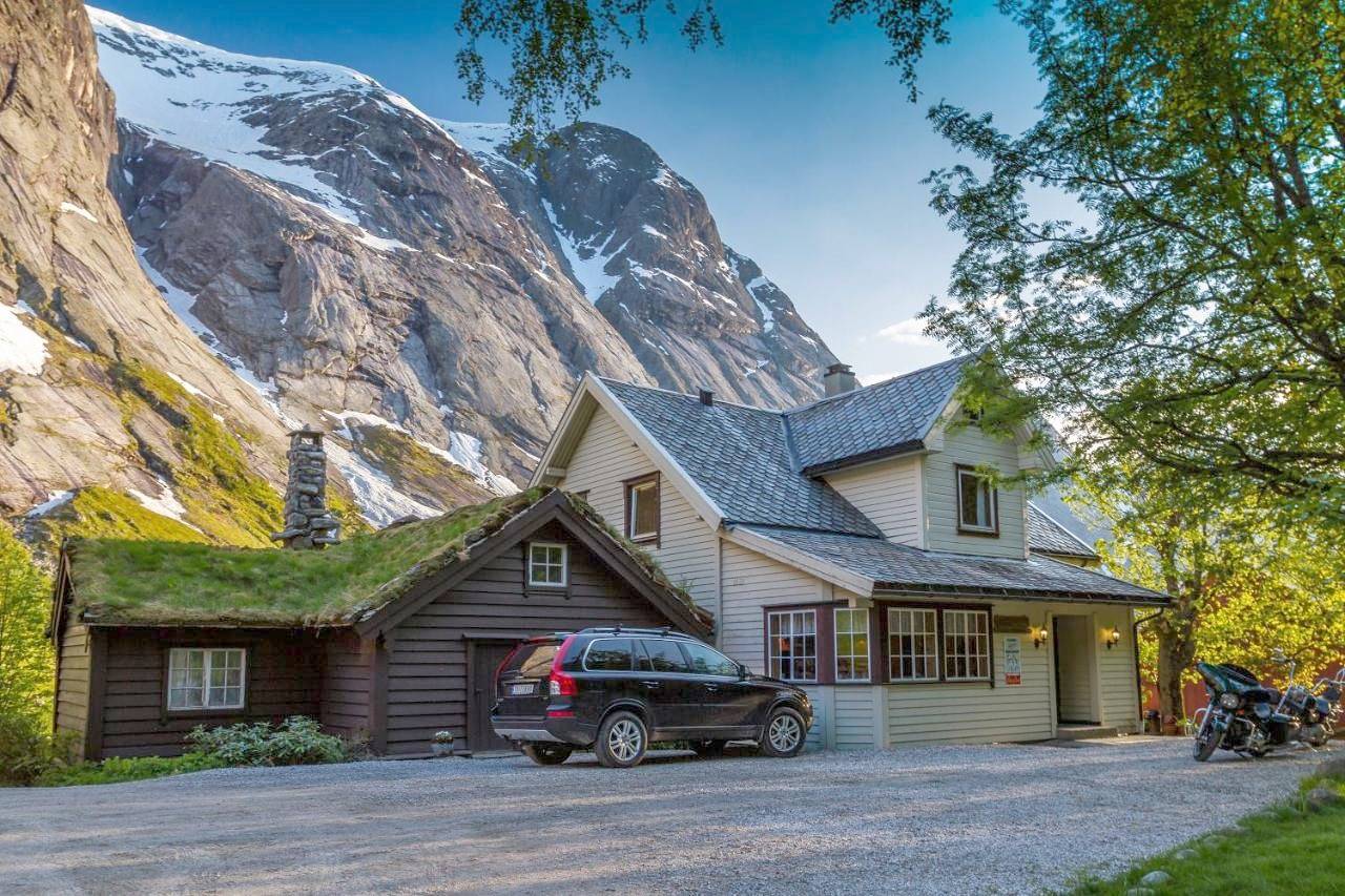 Lunde Turiststasjon in Jølster