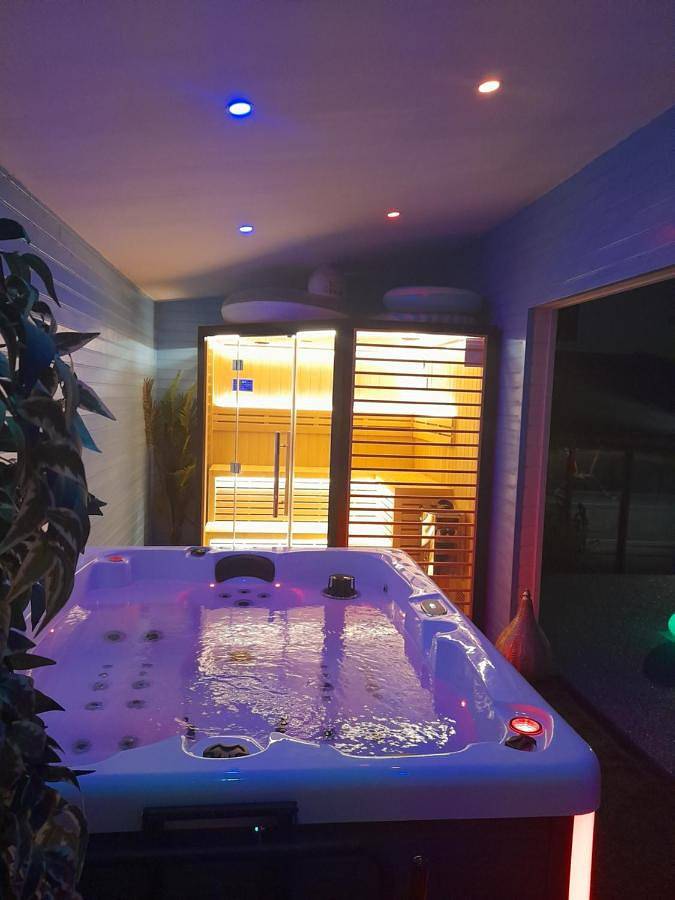 Gîte pour 6 personnes, avec sauna et jacuzzi ainsi que terrasse et piscine à Iholdy - 3