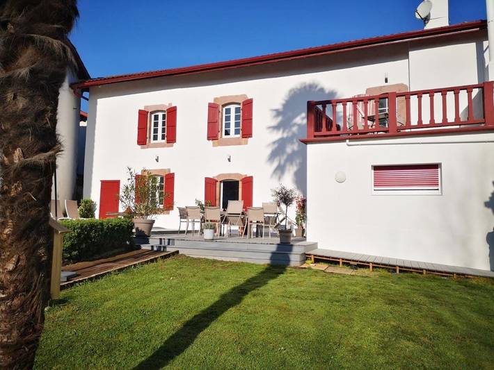 Chambre d’hôte pour 2 personnes, avec vue et jardin à Louhossoa
