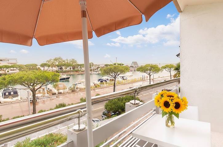 Appartamento per 4 persone, con panorama e balcone/terrazza nonché vista oceano a Lignano Sabbiadoro