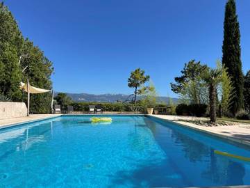 Chambre d’hôte pour 2 personnes, avec vue et piscine ainsi que jardin et terrasse dans Mours-Saint-Eusèbe